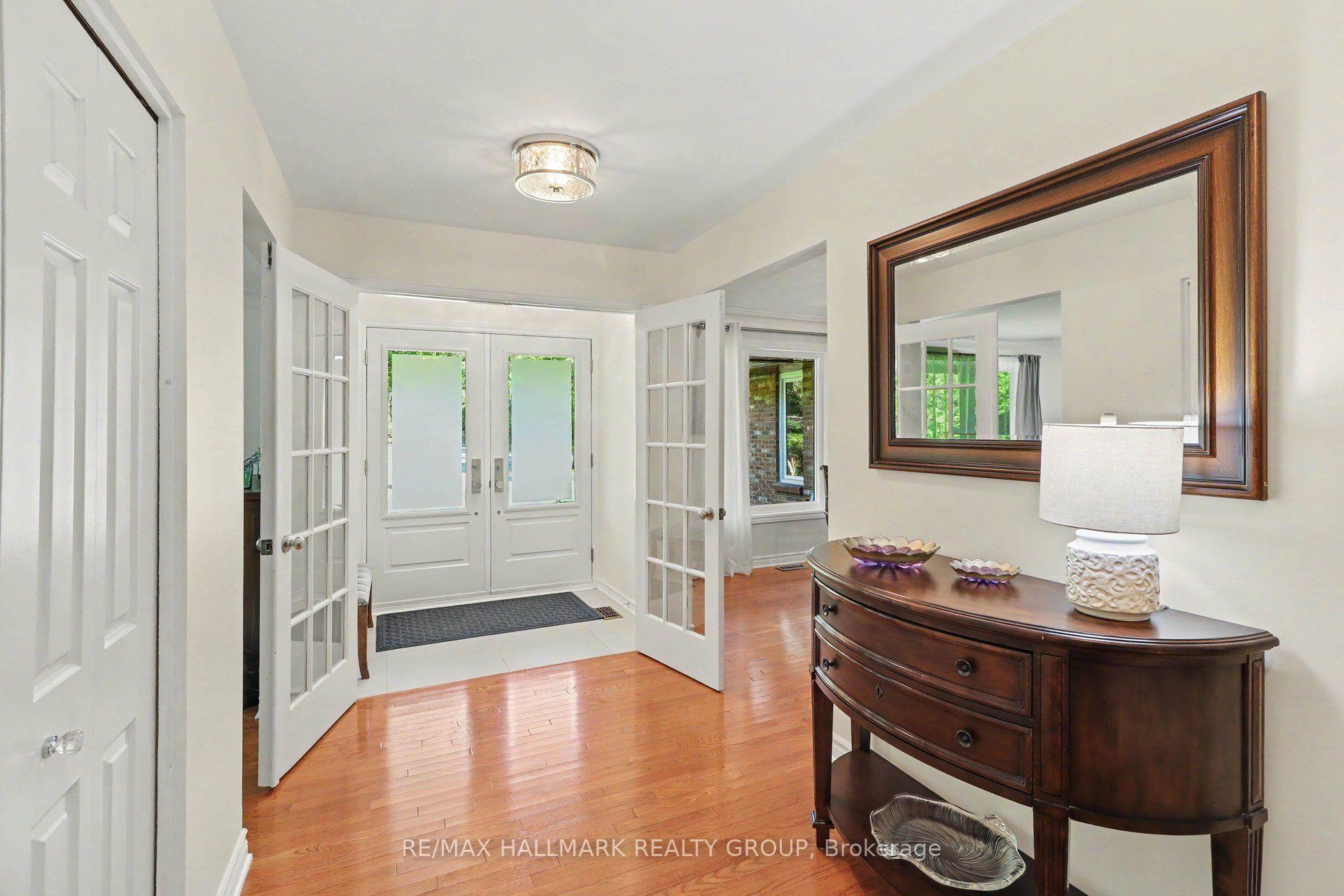 682 Kama Place, Beacon Hill North - South and Area — photo 4 of 5