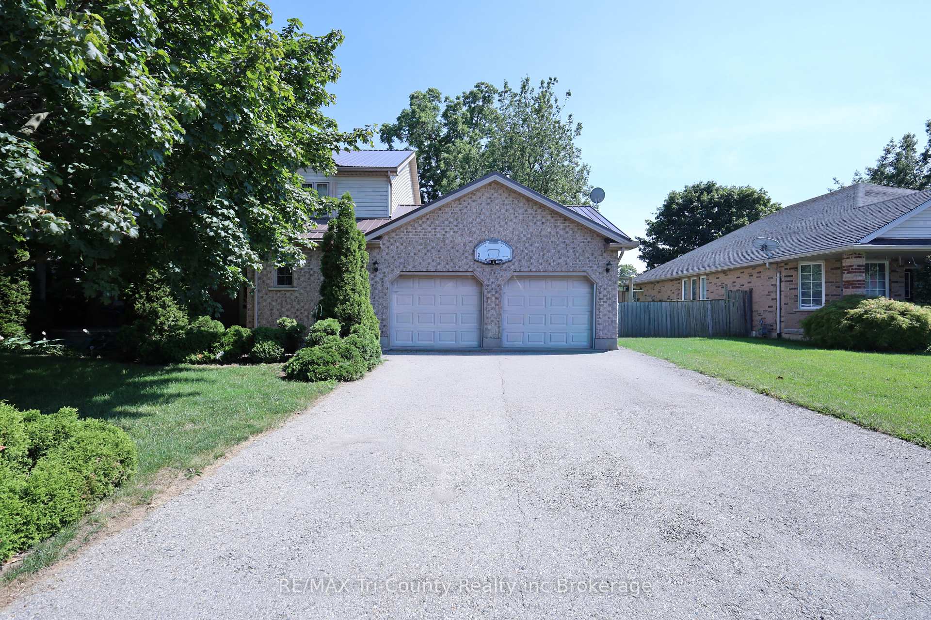43 Trillium Drive, Tillsonburg — photo 2 of 5