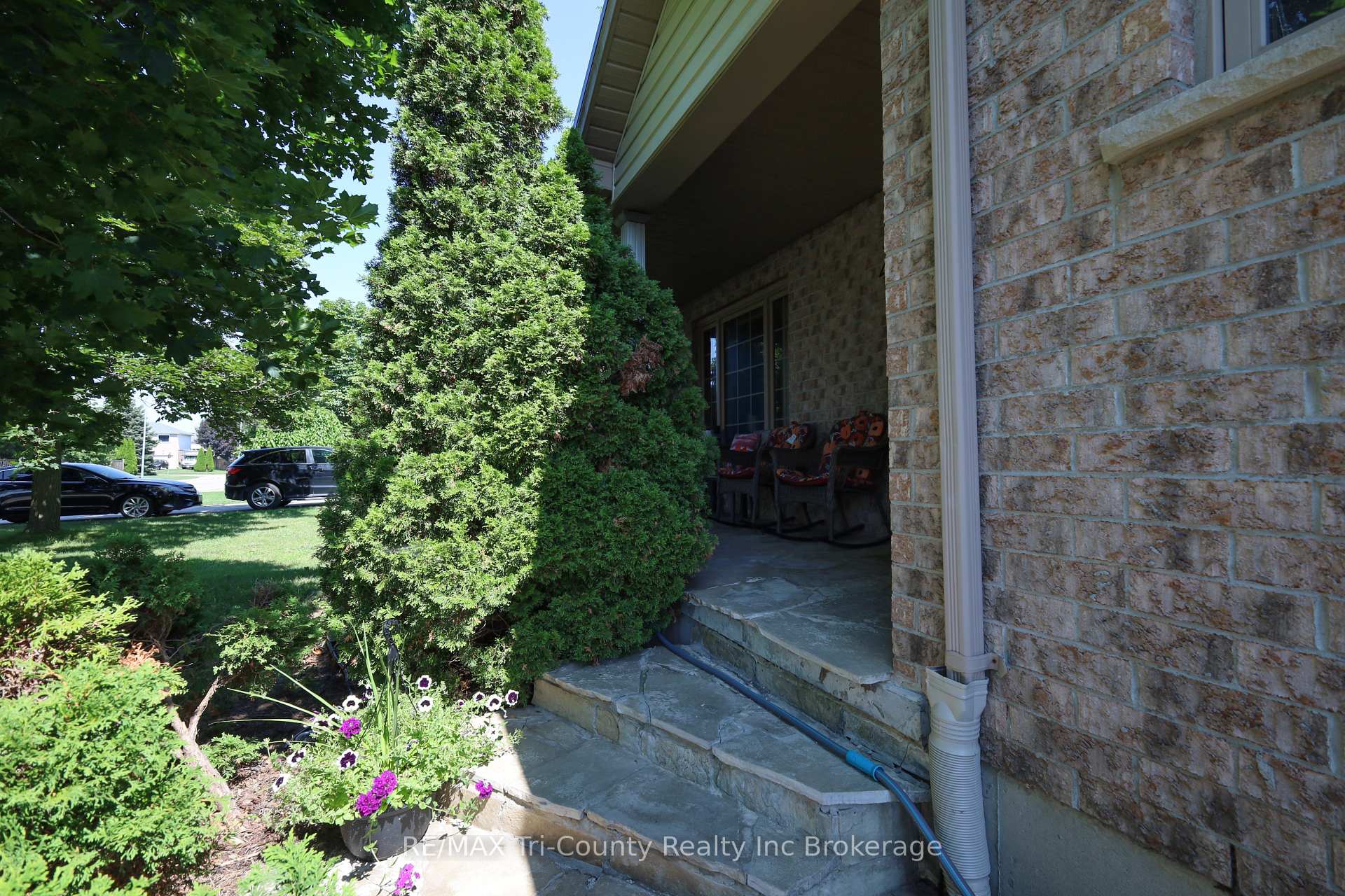 43 Trillium Drive, Tillsonburg — photo 3 of 5