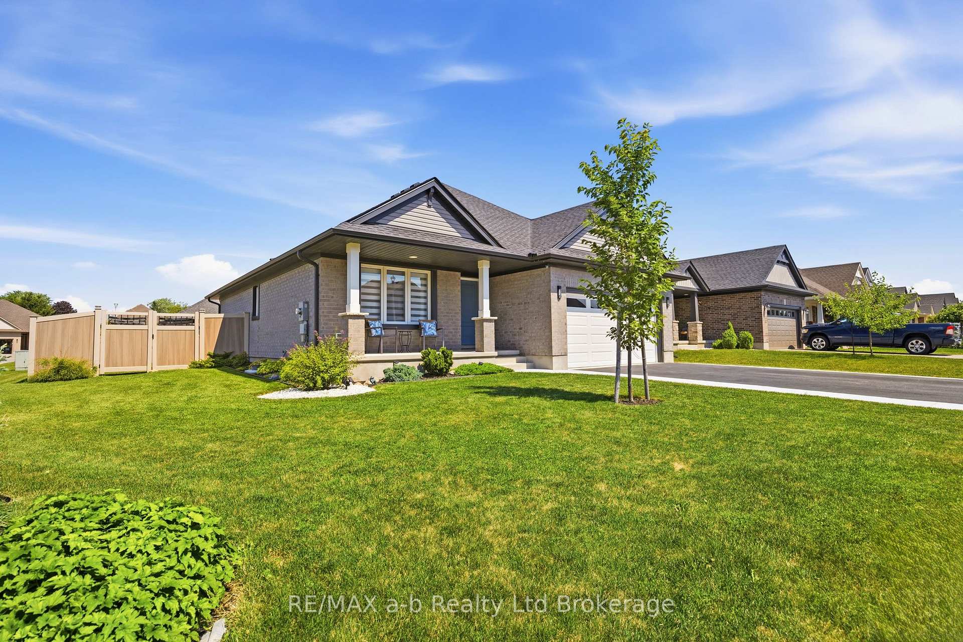 268 Wilson Avenue, Tillsonburg — photo 2 of 5