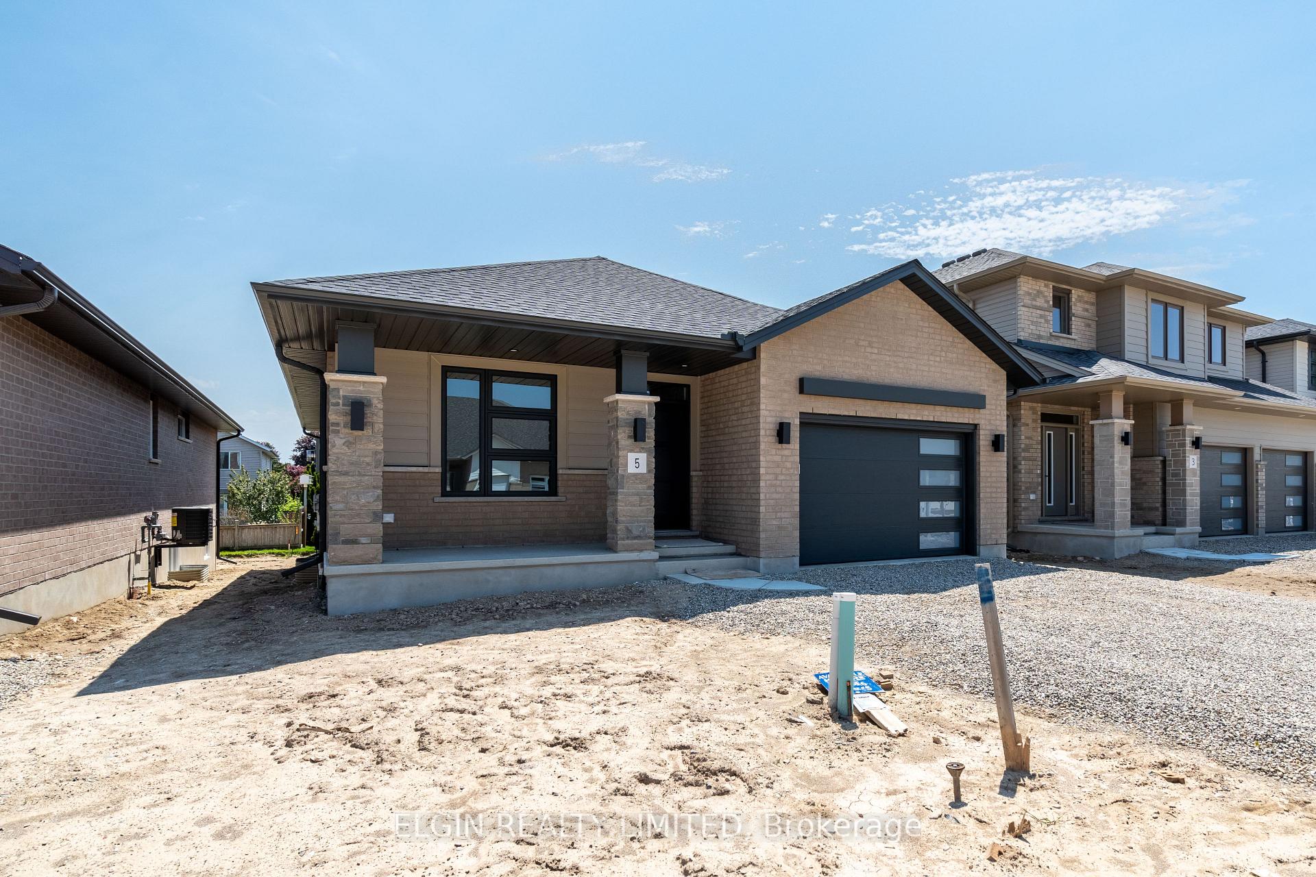 5 Finch Street, Tillsonburg — photo 2 of 5
