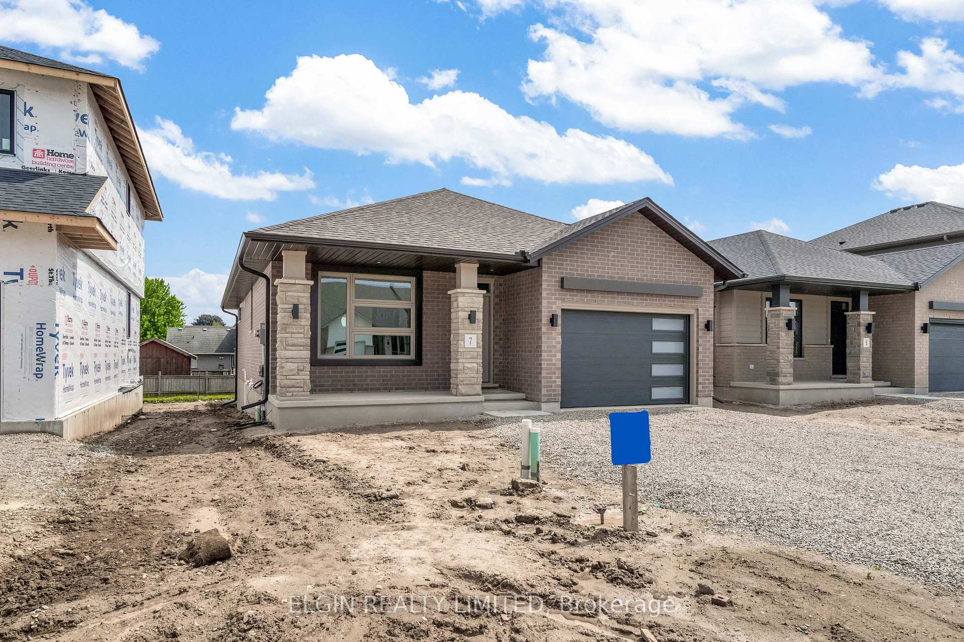 7 Finch Street, Tillsonburg — photo 2 of 5