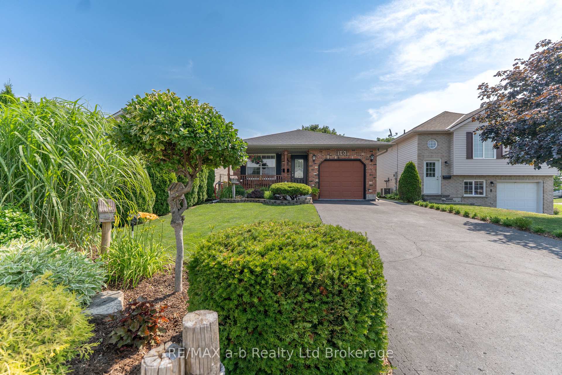 10 Peach Street, Tillsonburg — photo 3 of 5