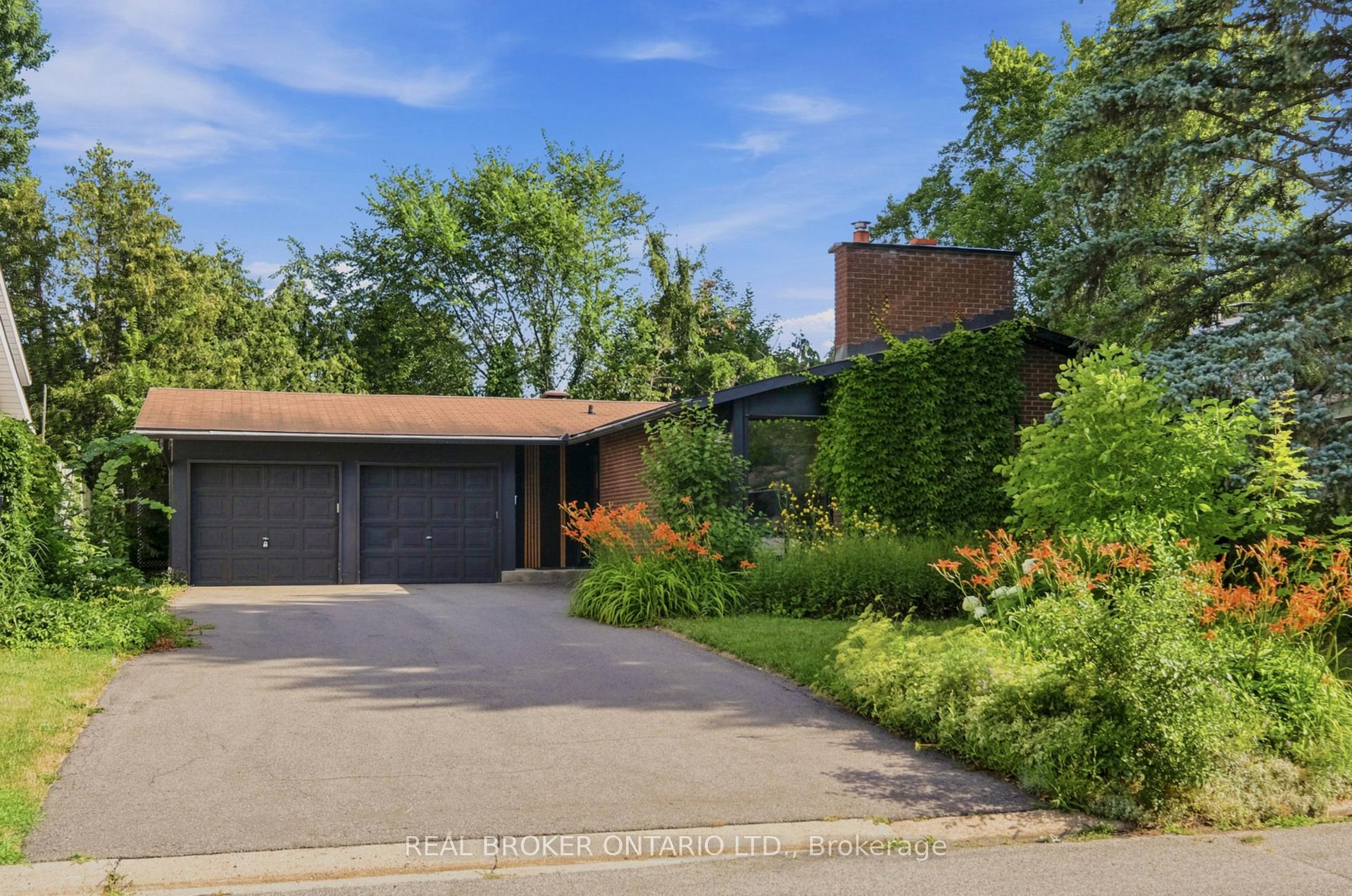 2021 Woodglen Crescent, Beacon Hill North - South and Area, ON K1J 6G6 — Beacon Hill North - South and Area, Ontario