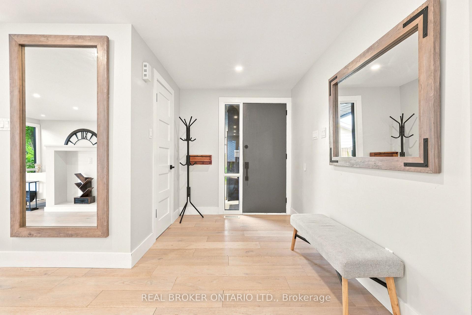 2021 Woodglen Crescent, Beacon Hill North - South and Area — photo 4 of 5