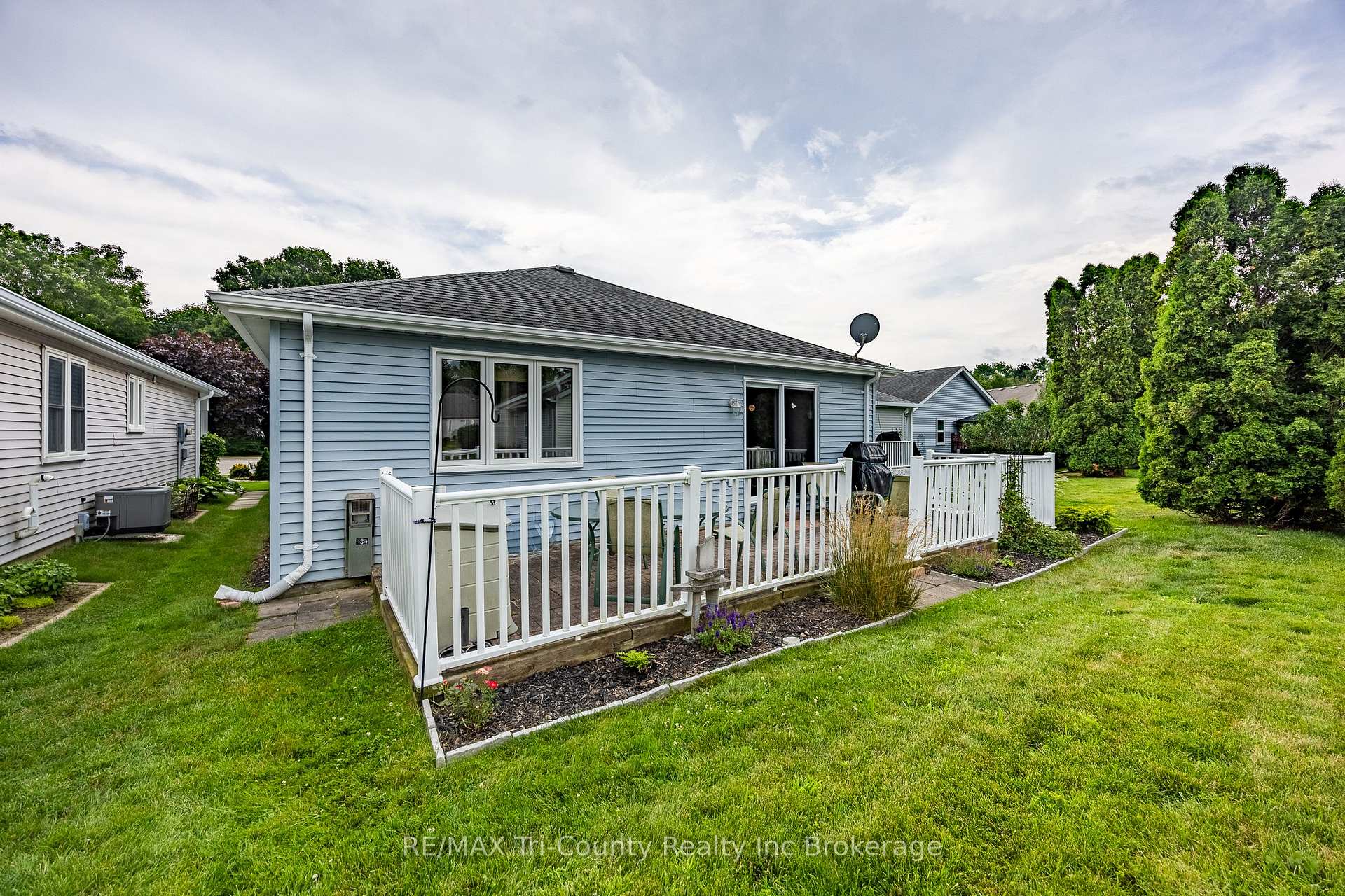 10 McDonald Court, Tillsonburg — photo 2 of 5