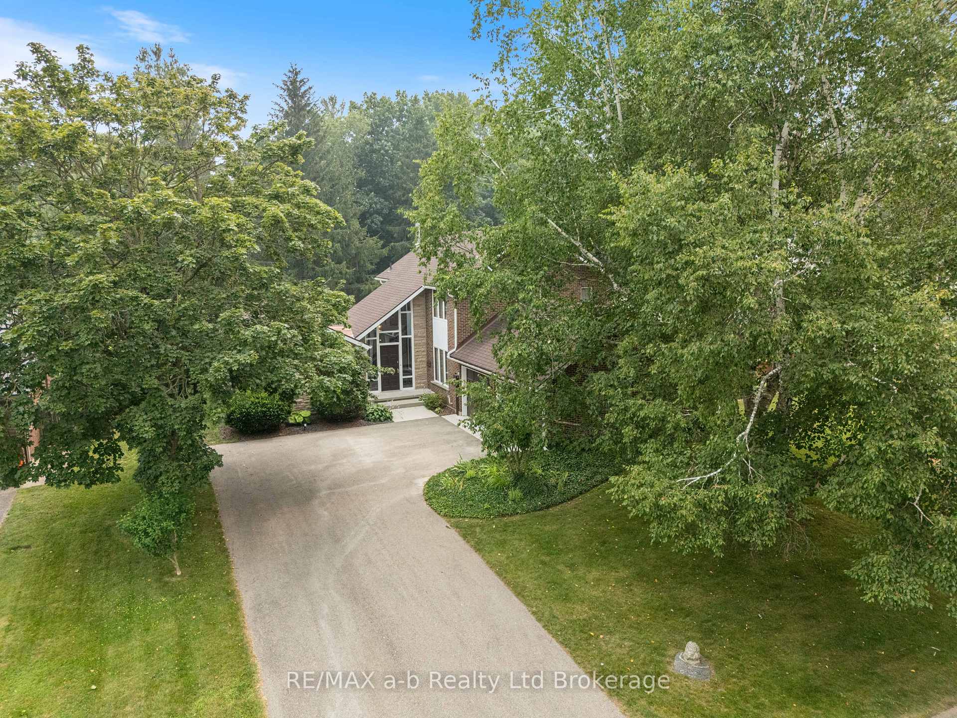 13 Segal Drive, Tillsonburg — photo 3 of 5