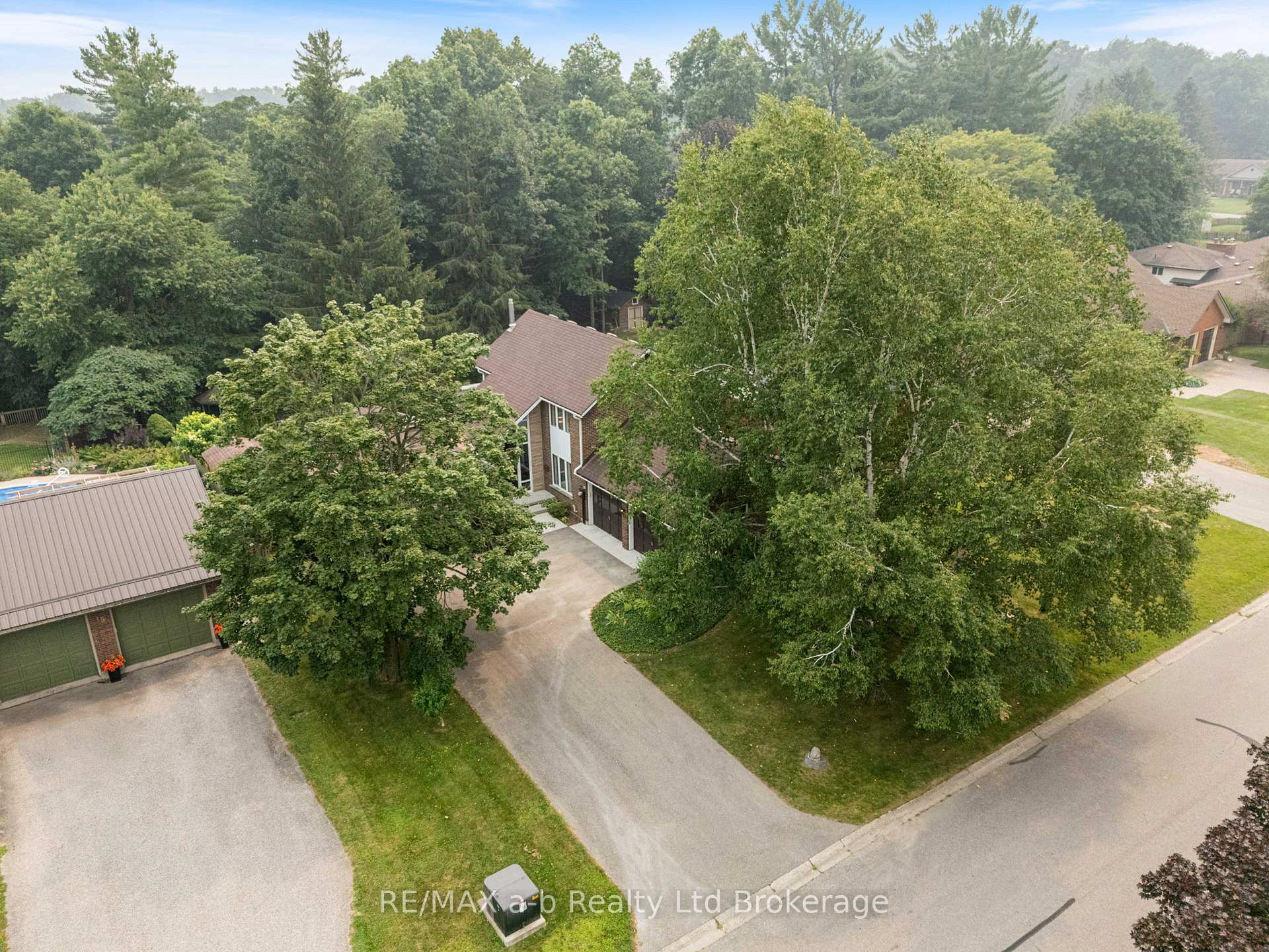 13 Segal Drive, Tillsonburg — photo 4 of 5