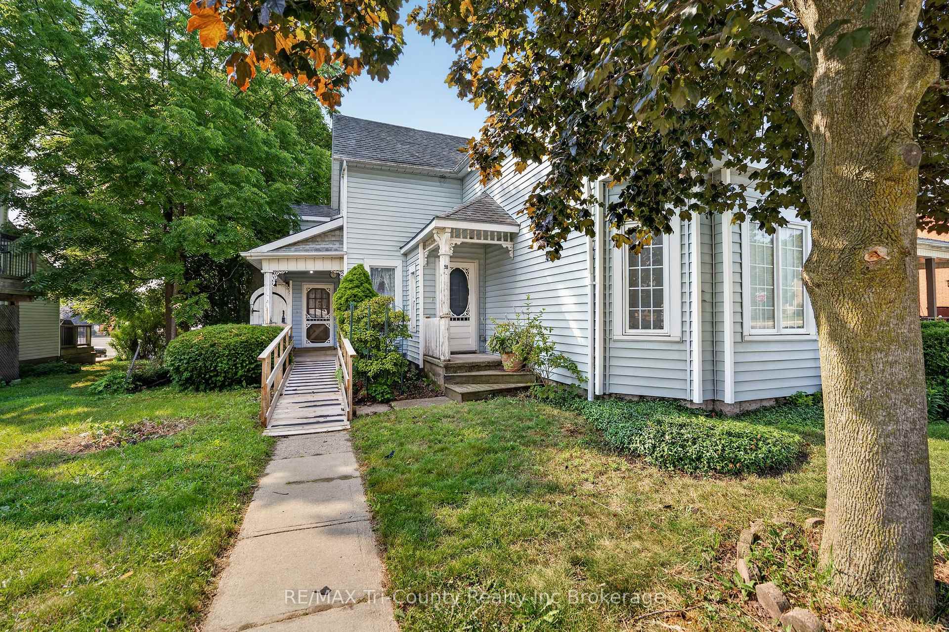 53 BROCK Street W, Tillsonburg — photo 2 of 5