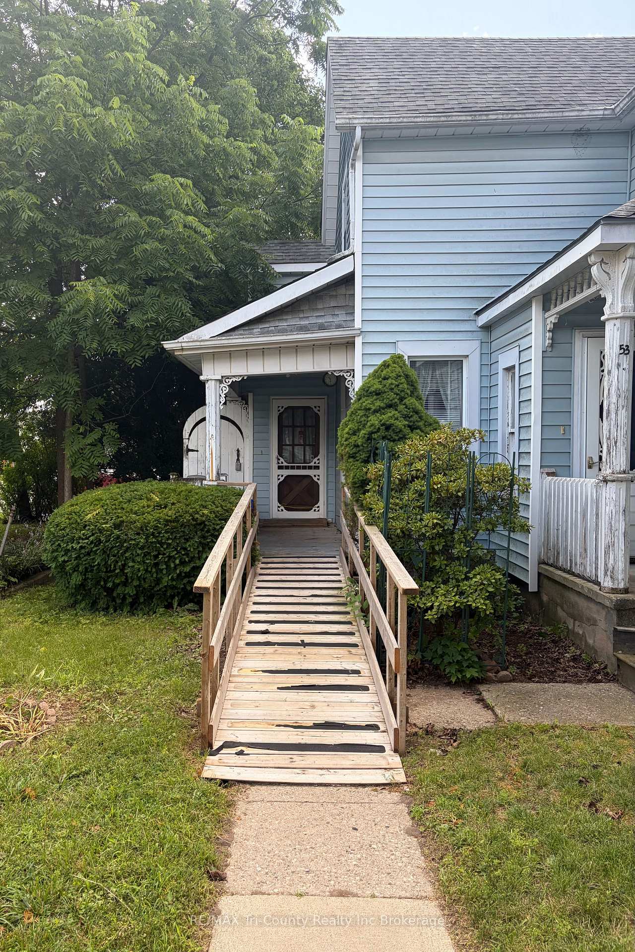 53 BROCK Street W, Tillsonburg — photo 3 of 5