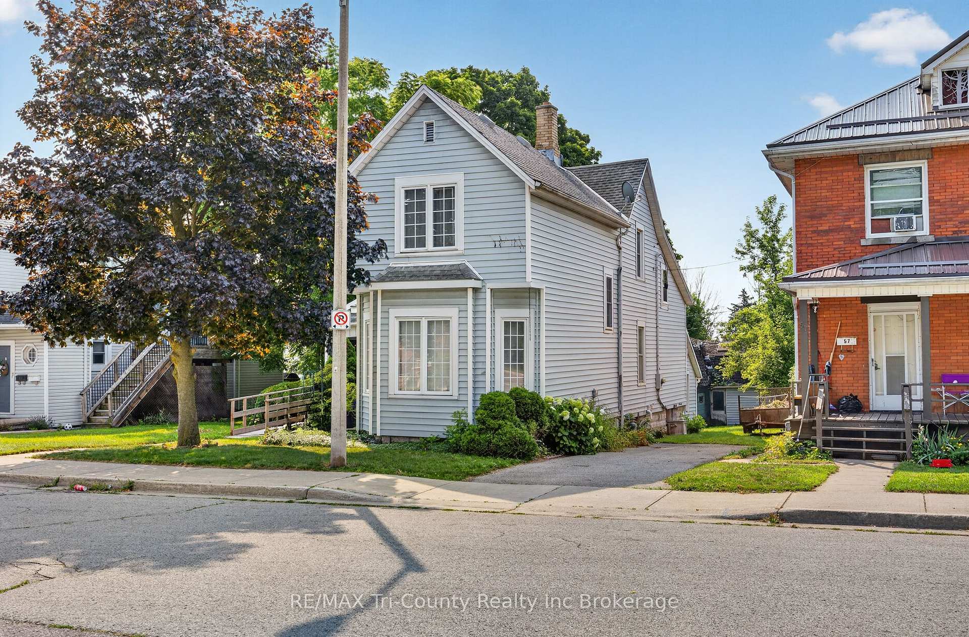53 BROCK Street W, Tillsonburg — photo 4 of 5