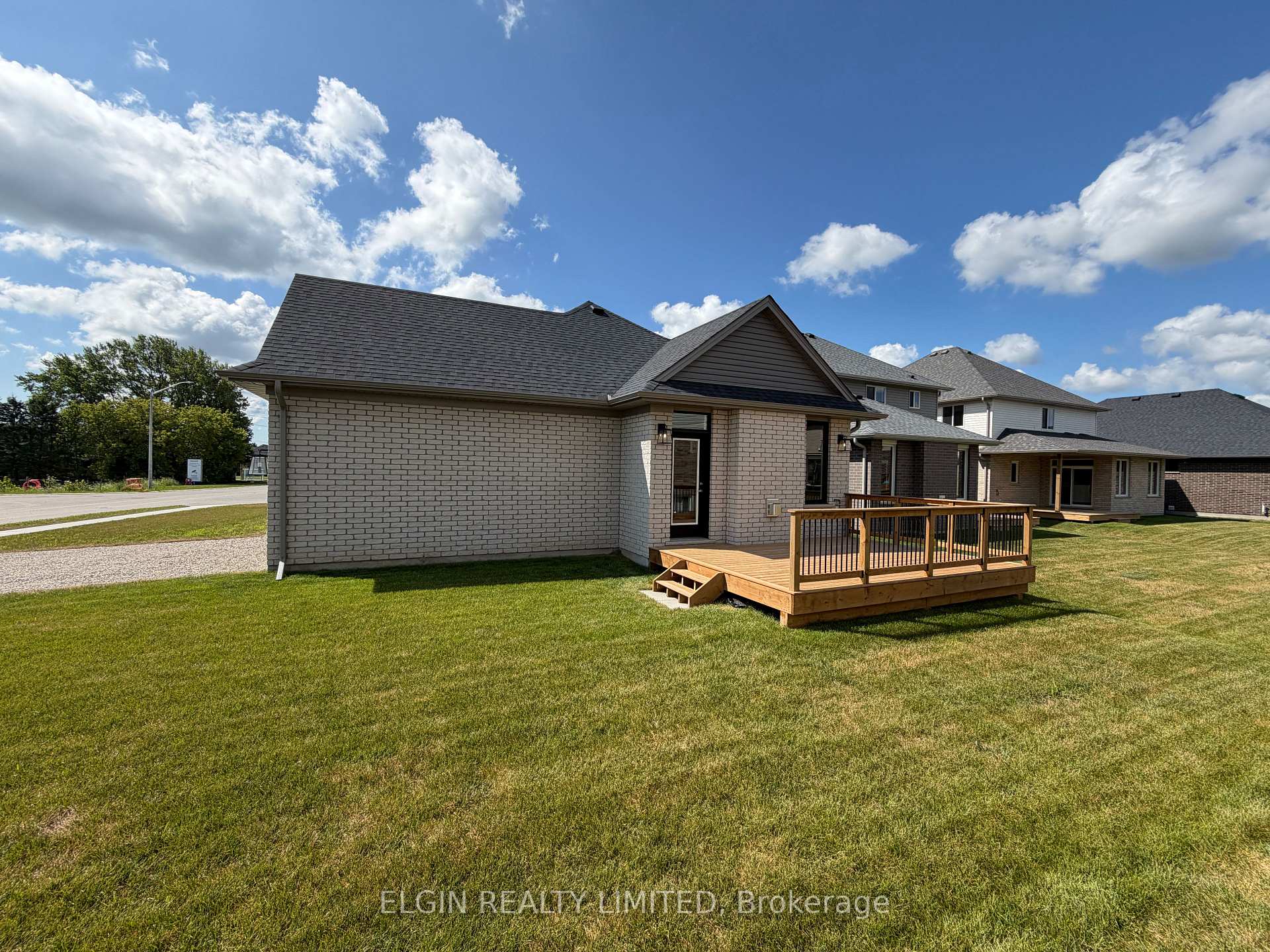 18 Braun Avenue, Tillsonburg — photo 3 of 5