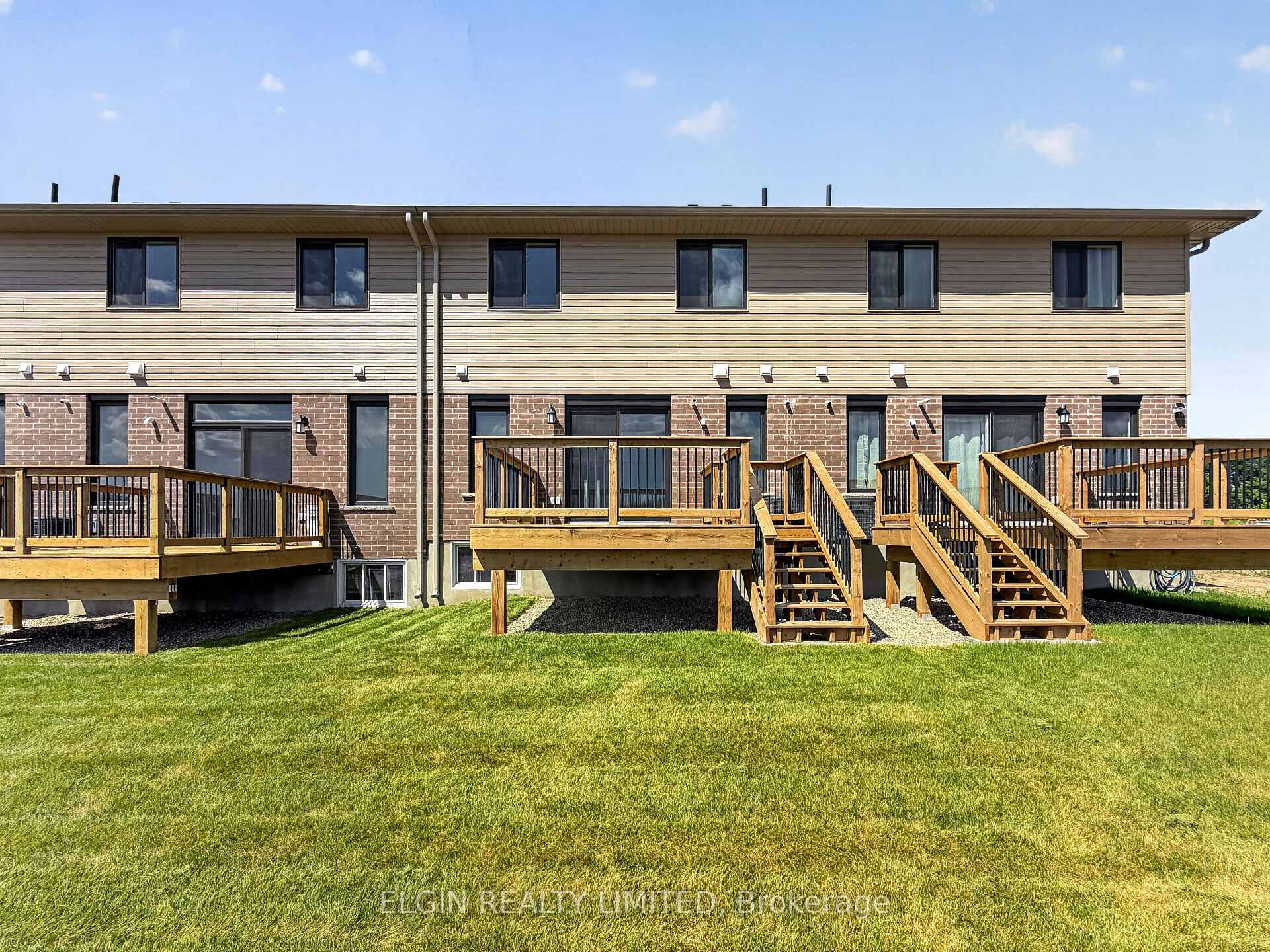 72 Woodcock Drive, Tillsonburg — photo 2 of 5