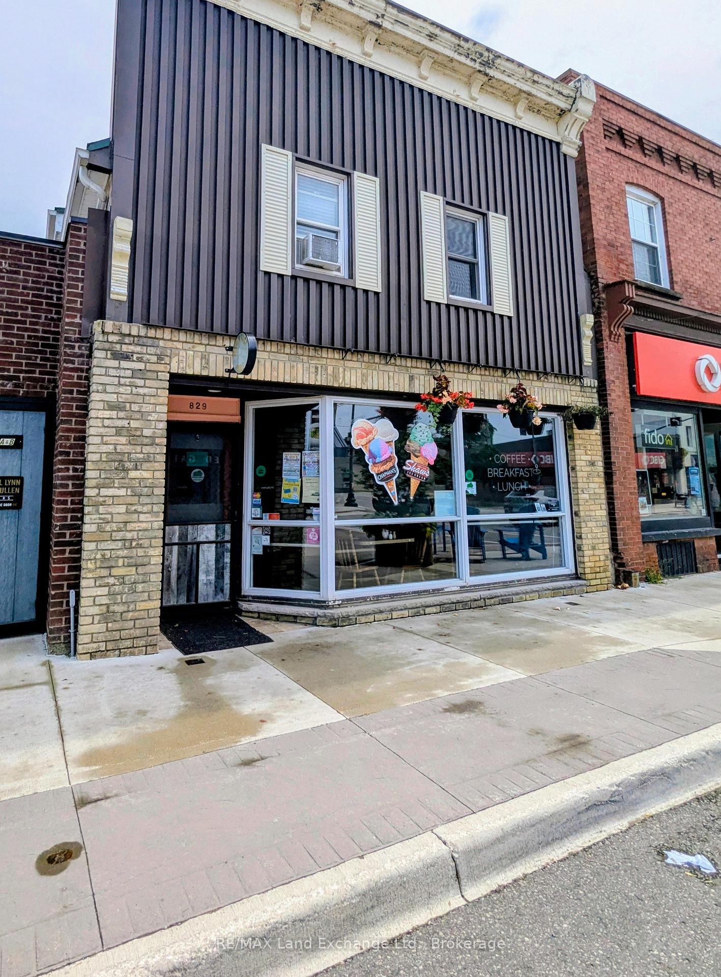 829 Queen Street, Kincardine — photo 2 of 5
