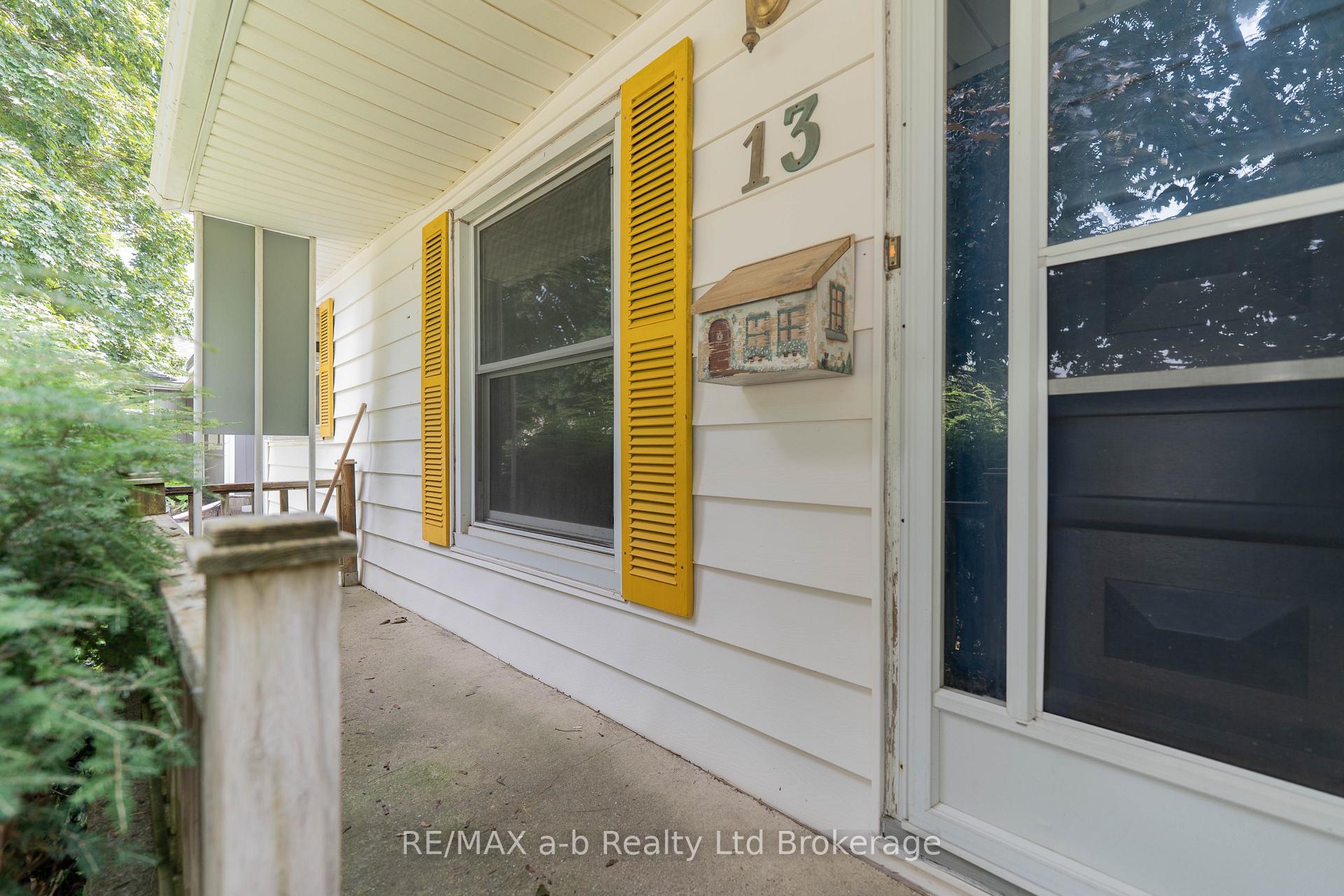 13 Parkside Drive, Tillsonburg — photo 3 of 5