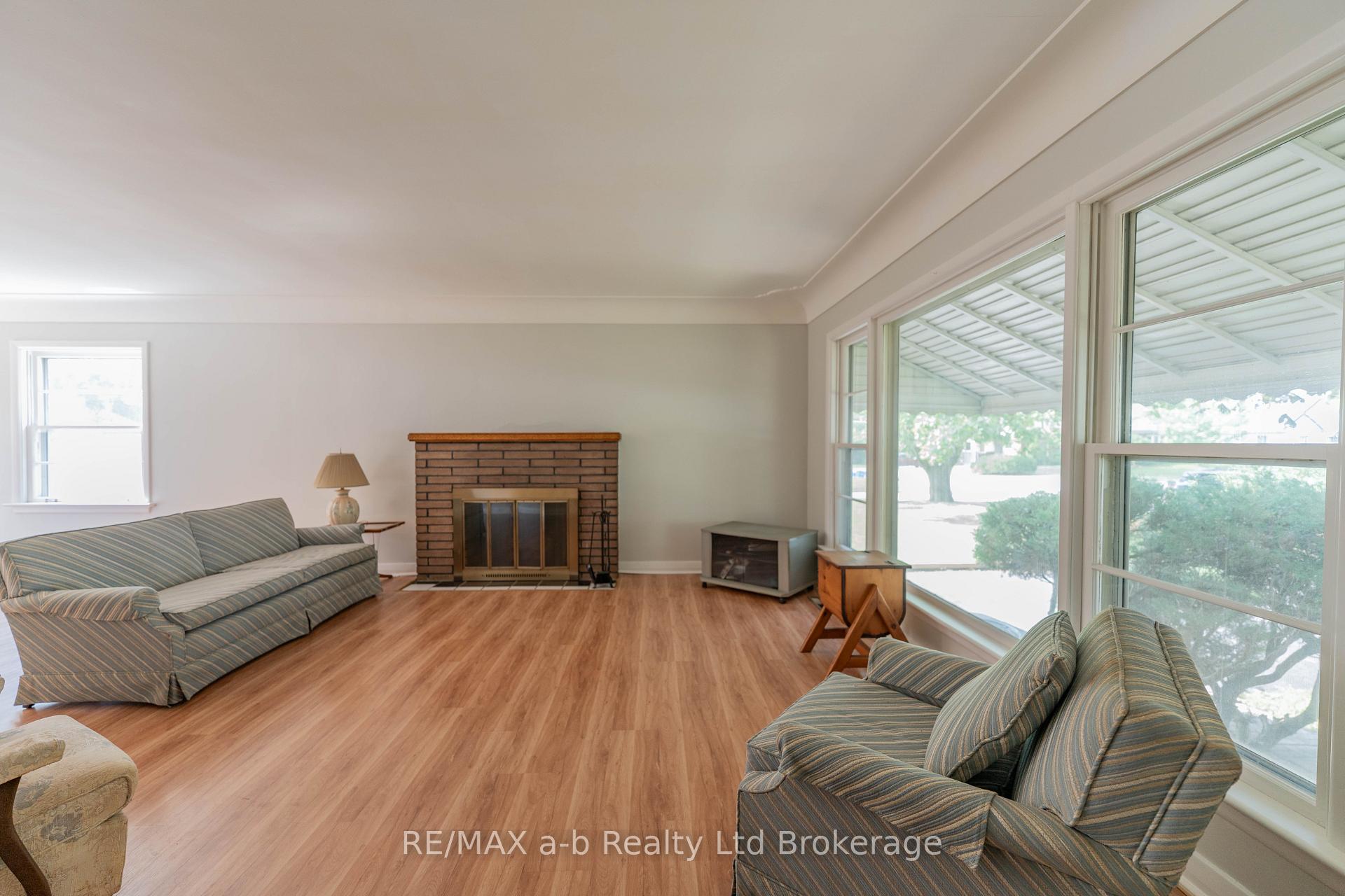 13 Parkside Drive, Tillsonburg — photo 5 of 5