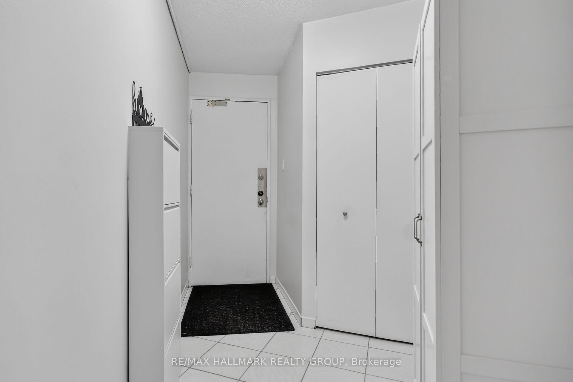 1380 Prince Of Wales Drive 304, Mooneys Bay - Carleton Heights and Area — photo 3 of 5
