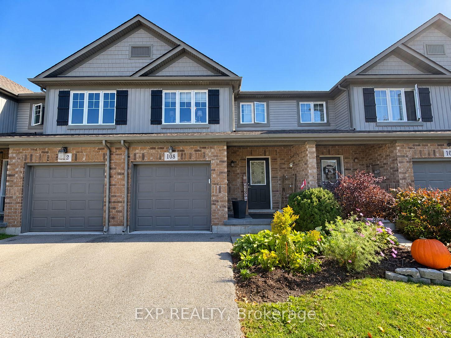108 Roselawn Crescent, Welland, ON L3C 0B7