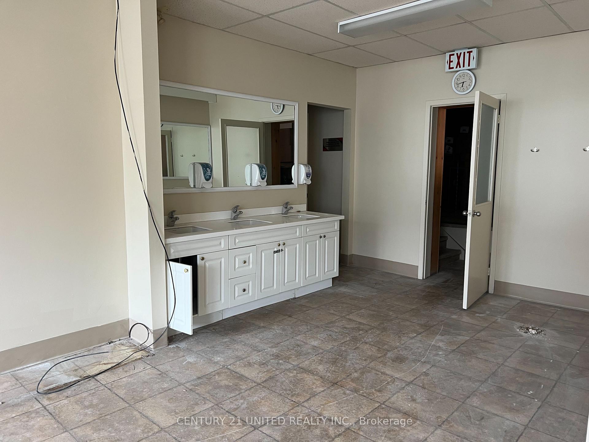 200 Charlotte Street Upper, Peterborough — photo 5 of 5